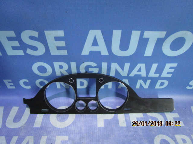 Rama ceasuri bord VW Passat B6 ;  3C2858353 (Anglia)