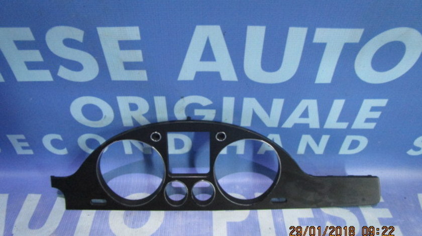 Rama ceasuri bord VW Passat B6 ; 3C2858353 (Anglia)