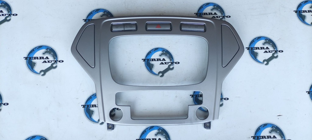 Rama centrala bord Ford Mondeo MK4