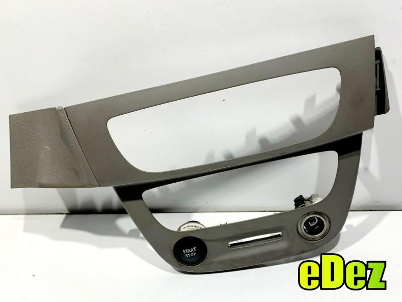 Rama consola centrala Renault Megane 3 (2008-2012) 682600003R