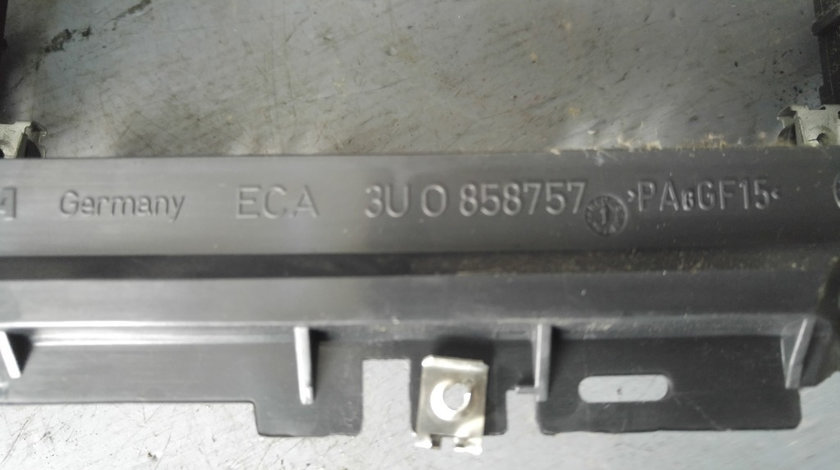 Rama consola centrala skoda superb 1 3u0858757