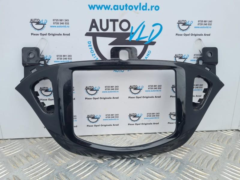 Rama ecran radio Opel Corsa E 2014-2019 13471358
