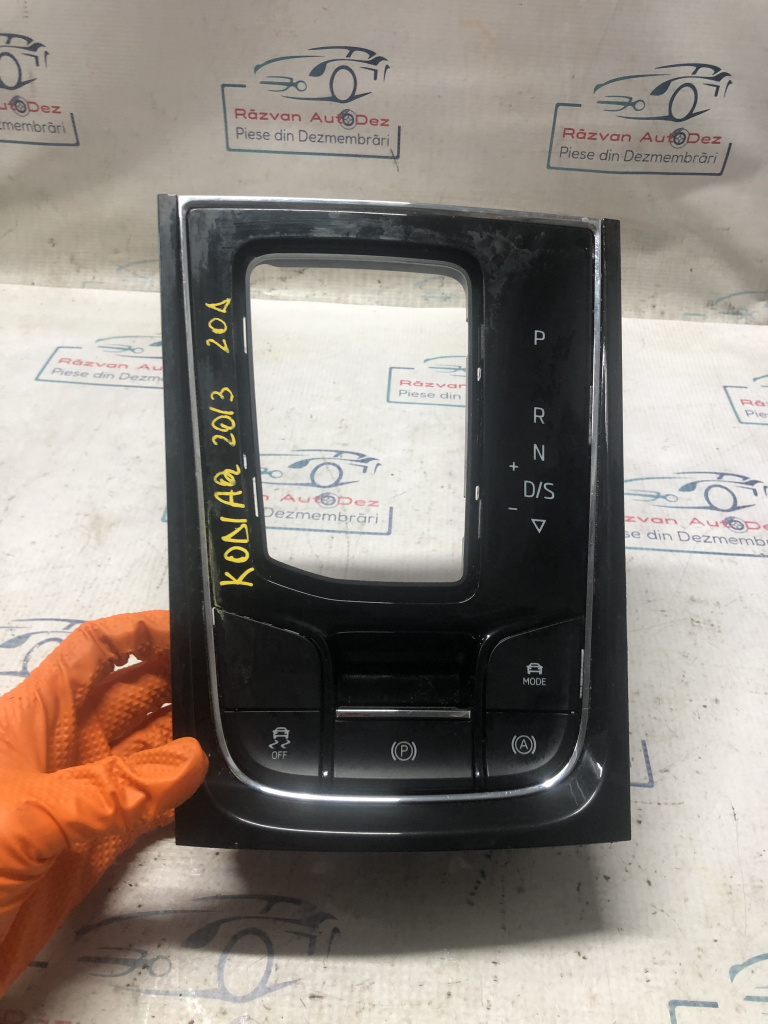 rama nuca schimbator plus butoane Skoda Kodiaq 2.0 Motorina 2018, 567713203A