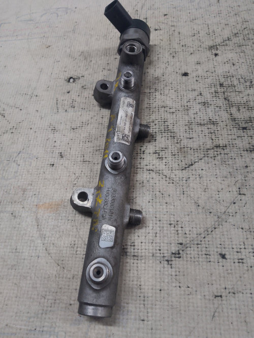 Rampă injectoare dreapta Audi A4 2.7 2011, 059130090AH