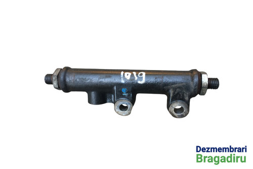 Rampa comuna injectoare dreapta Cod: 4R8Q-9C066-AB, A2020001297 4R8Q-9C066-AB, A2020001297 Land Rove...
