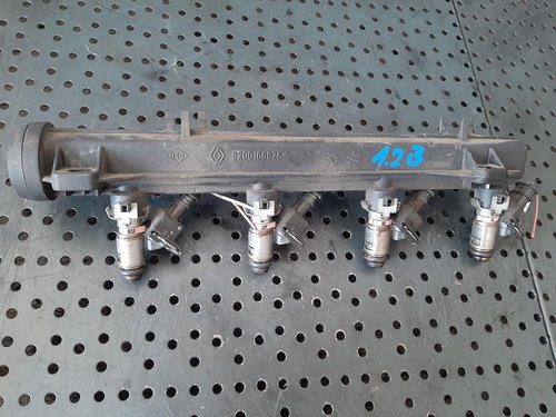 Rampa cu injectoare 1.2 b d4f renault clio 2 8200166875