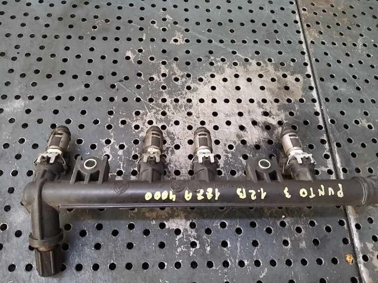 Rampa cu injectoare 1.2 b fiat punto 3219018301