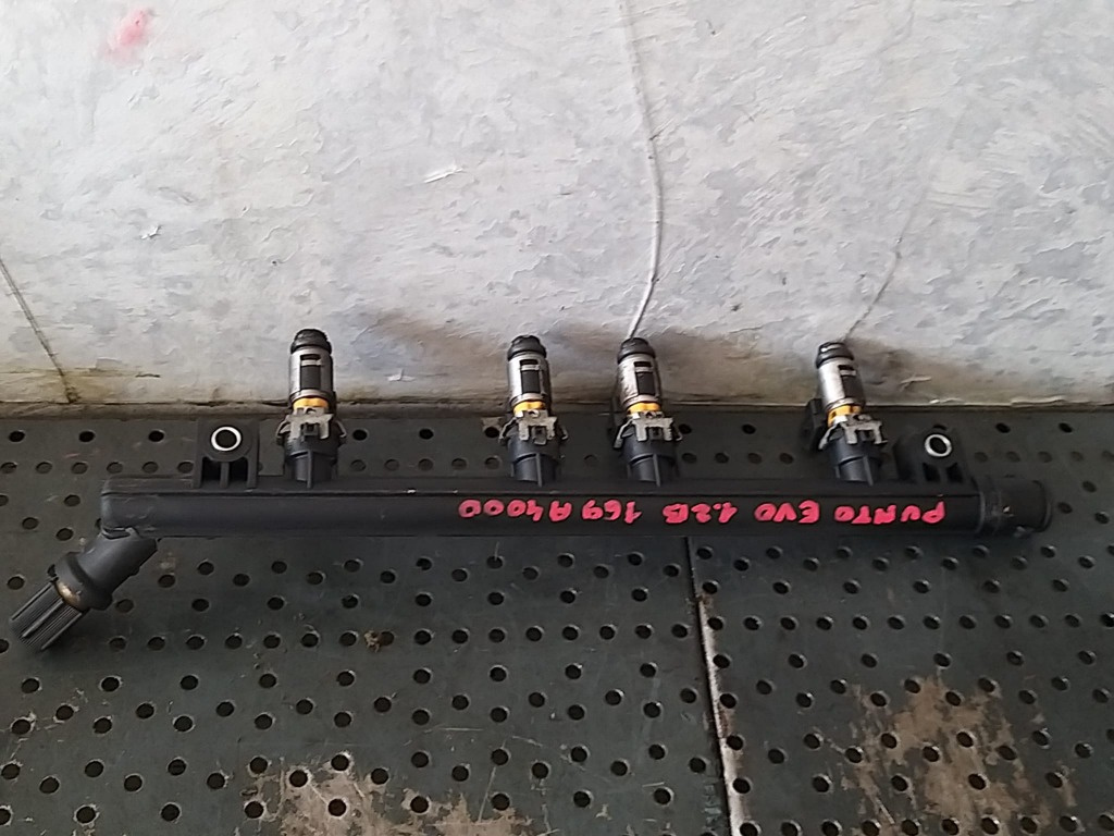 Rampa cu injectoare 1.2 b fiat punto evo