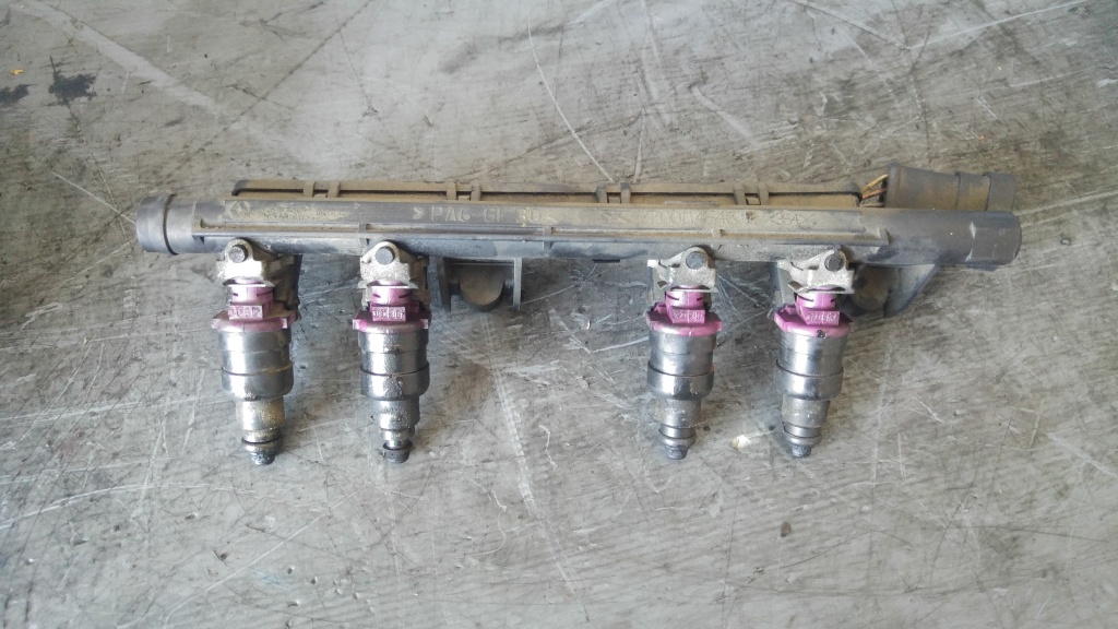Rampa cu injectoare 1.2 benz d7f renault twingo clio 1 clio 2 873774 7700114546