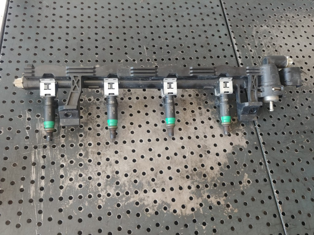 Rampa cu injectoare 1.25 b fuja ford fiesta 5 fusion 98mf-bc