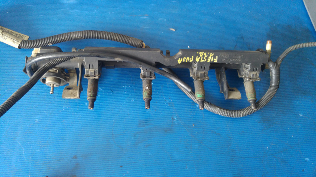 Rampa cu injectoare 1.3 b fuja ford fiesta fusion 98mf-bc 98ag-14a390-lb