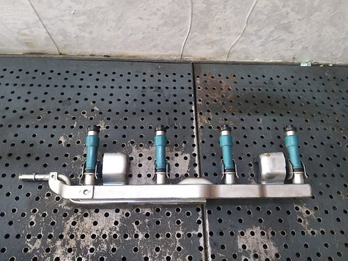 Rampa cu injectoare 1.3 b mazda 2 2975000460