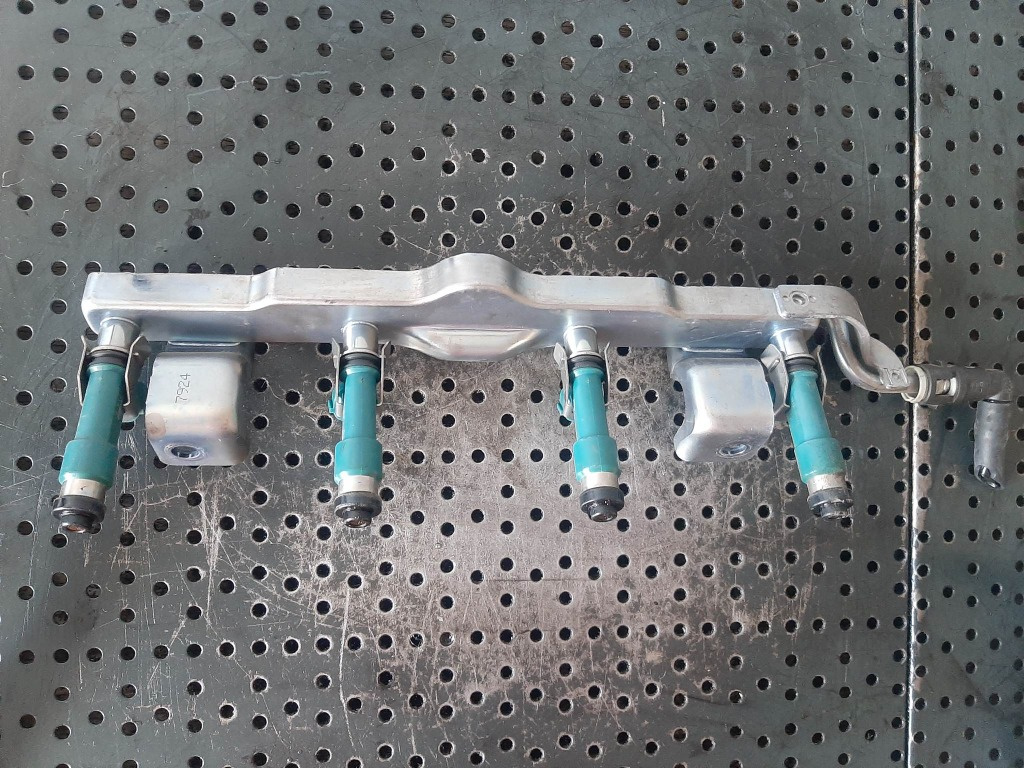 Rampa cu injectoare 1.3 b zj mazda 2 euro 4