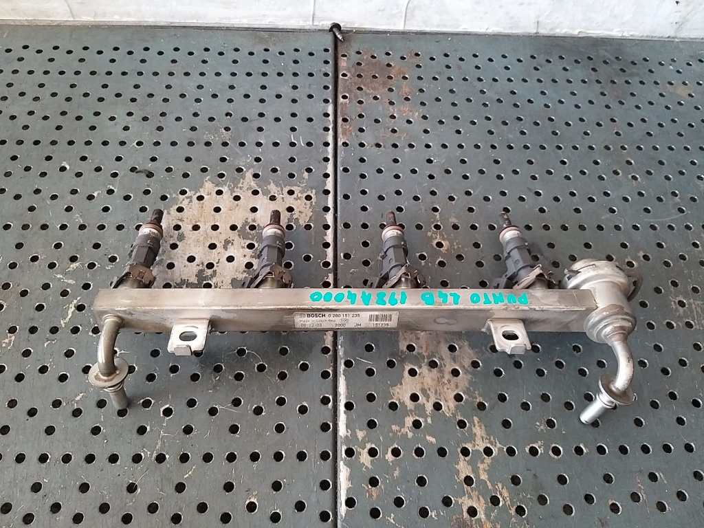 Rampa cu injectoare 1.4 b fiat punto 0280151235