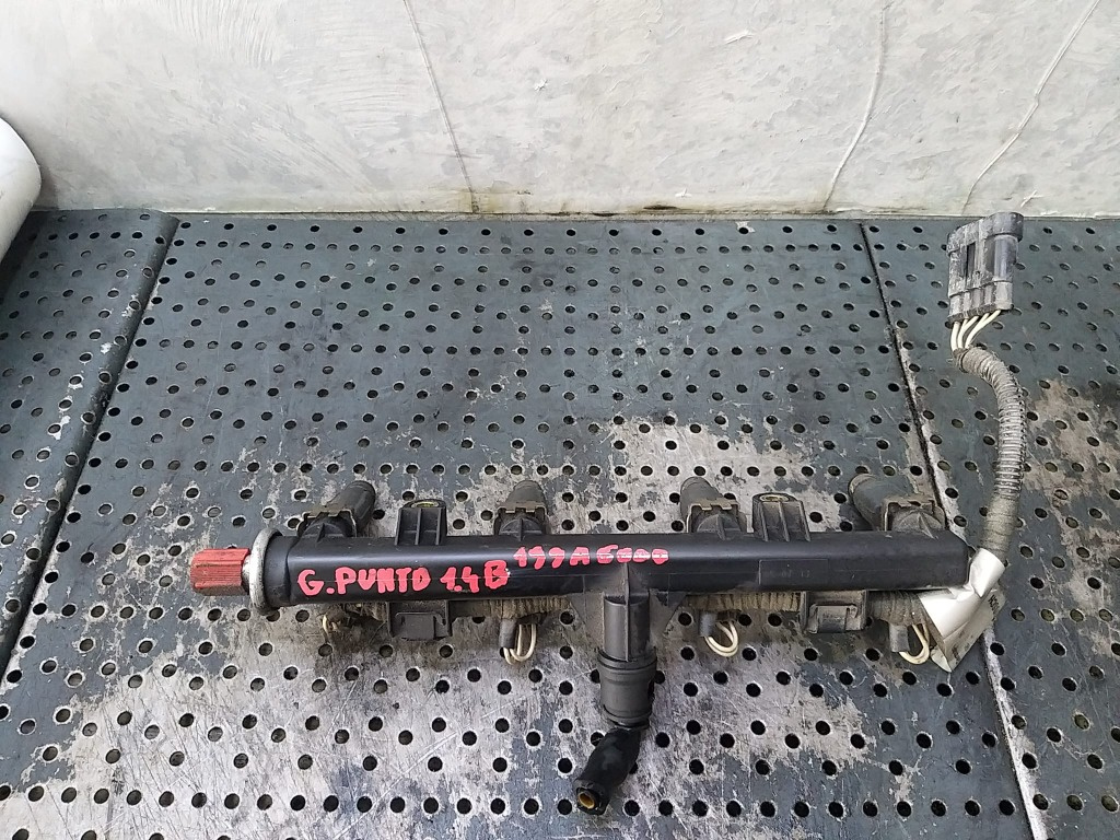 Rampa cu injectoare 1.4 b grande punto 199 0280156268