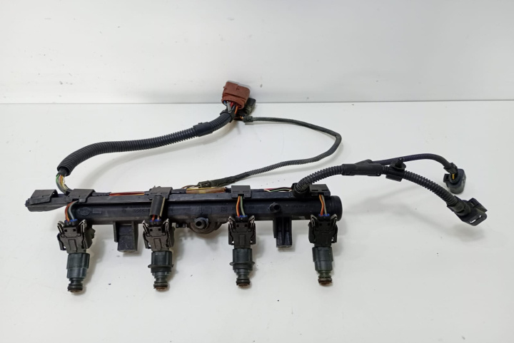 Rampa cu injectoare 1.4 benzina 0280151071 Skoda Fabia 6Y [1999 - 2004]