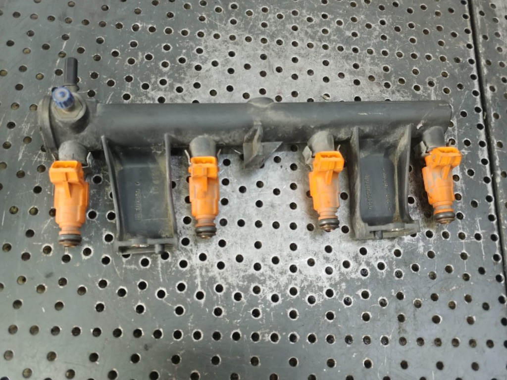 Rampa cu injectoare 1.6 b nfu peugeot 206 207 307 308 0280156034