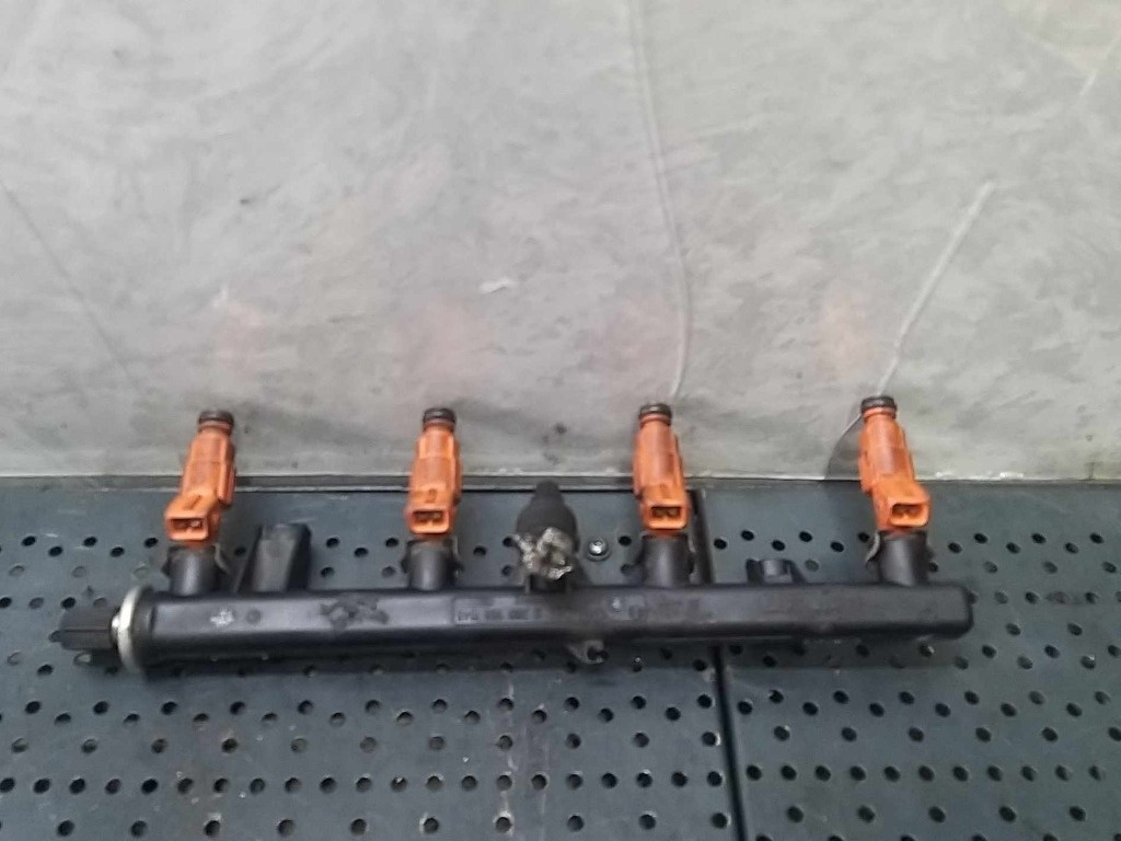 Rampa cu injectoare 1.8 b alfa romeo 156 gt 0280151048