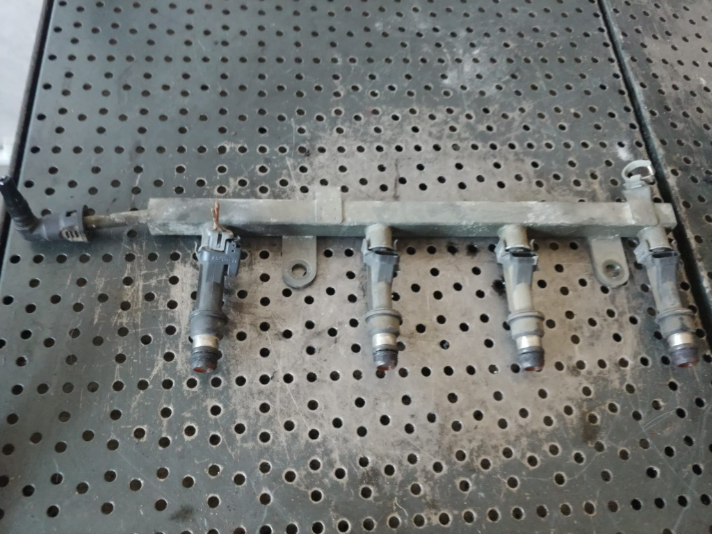 Rampa cu injectoare f14s3 1.4 b chevrolet kalos 96334808