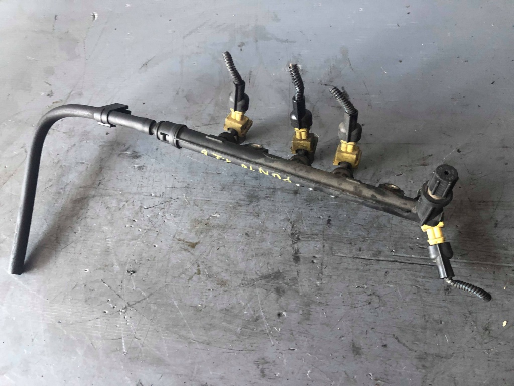 Rampa cu injectoare fiat punto 1.2 b 1999-2012 3219018301