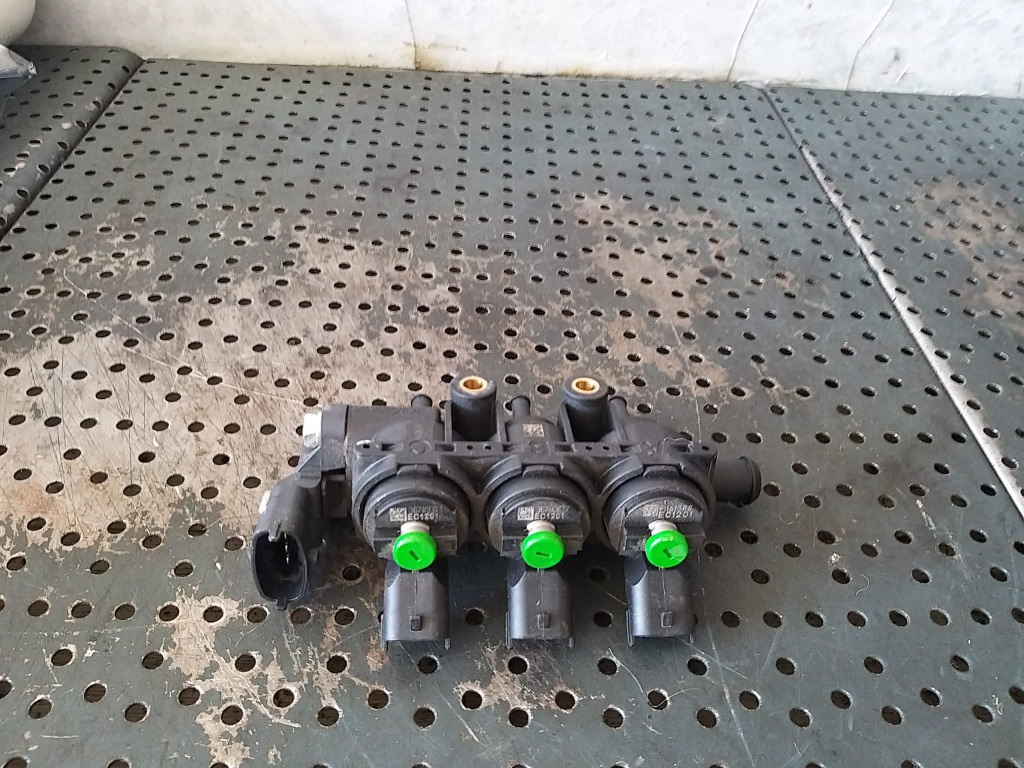 Rampa cu injectoare gaz 0.9 b renault clio 4 175231448r 110r010279 67r010384