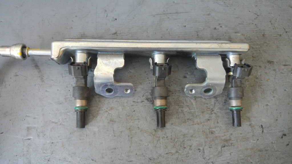 Rampa cu injectoare nissan micra 4 k13 1.2b hr12 fby11h0