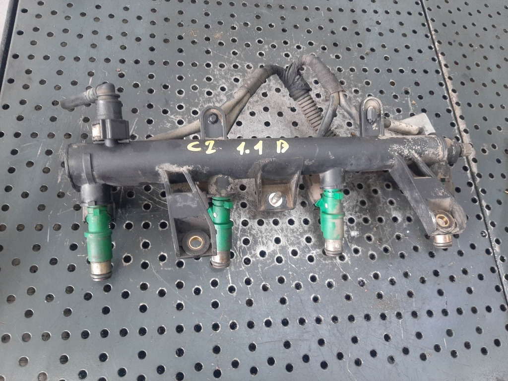Rampa cu injectoare peugeot 206 207 307 citroen c3 c2 1.1b 1.4b 9655833580