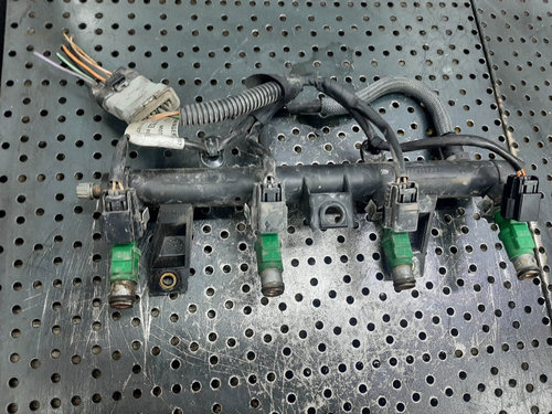 Rampa cu injectoare peugeot 206 207 307 citroen c3 c2 1.1b 1.4b 9655833580