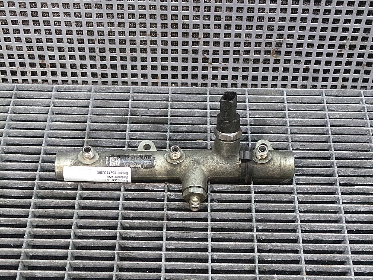 RAMPA INJECTIE AUDI A8 3.0 TDI - (2002 2009)