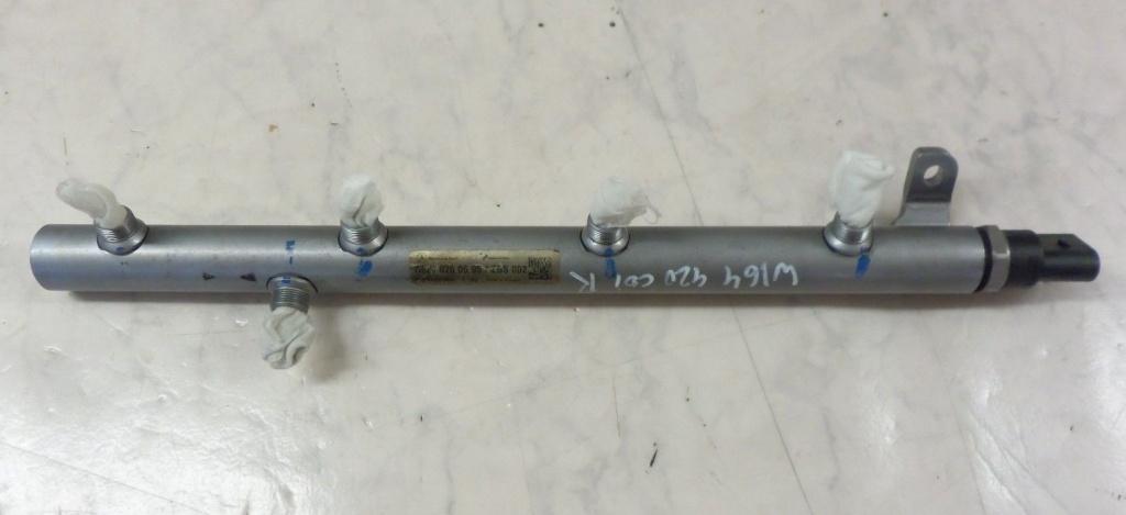 Rampa injectie dreapta Mercedes W164 ML X164 GL 420 CDI A6290700695