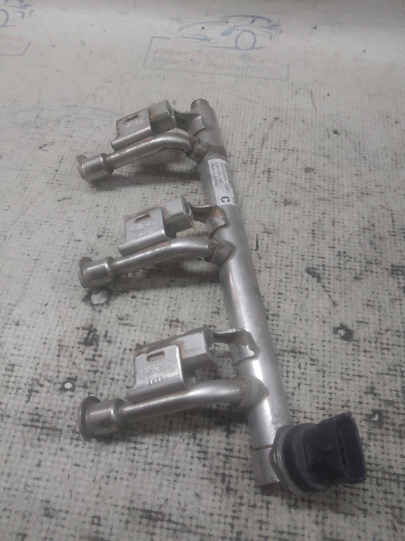 Rampa injectie Ford C-MAX Benzina 2014, CM5G9H487HC