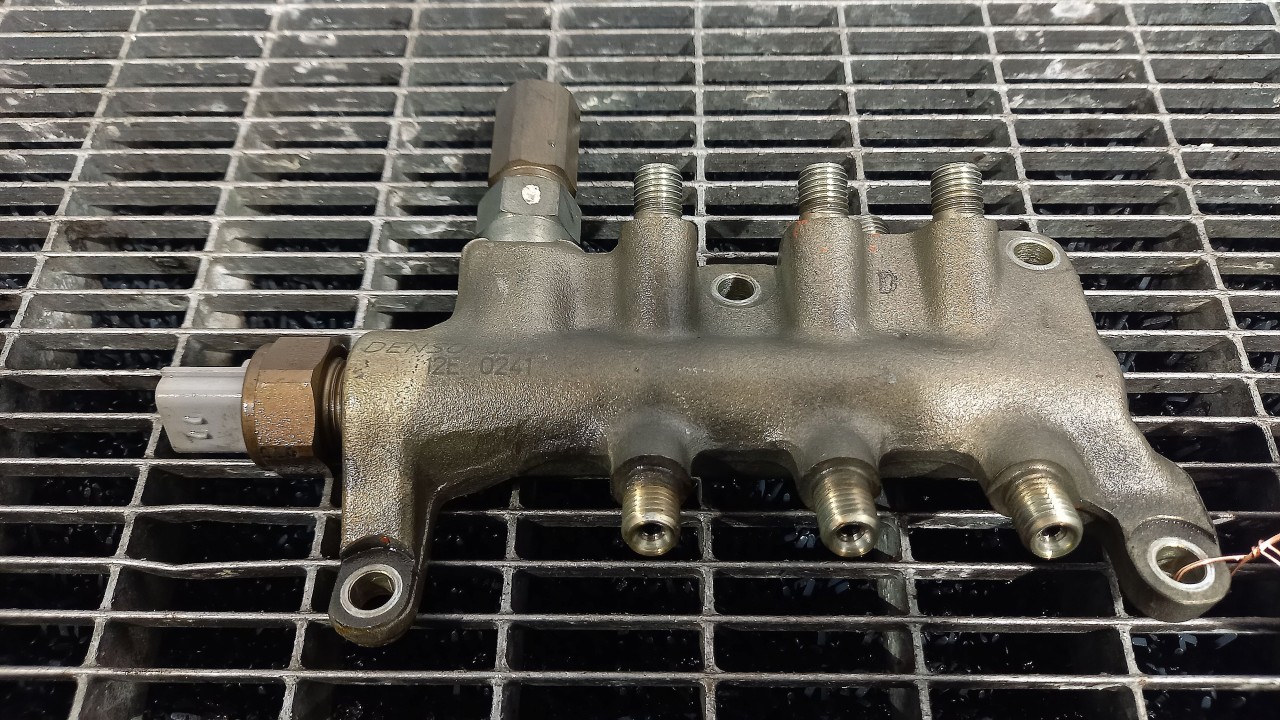 RAMPA INJECTIE OPEL VECTRA C Y30DT - (2002 2005)