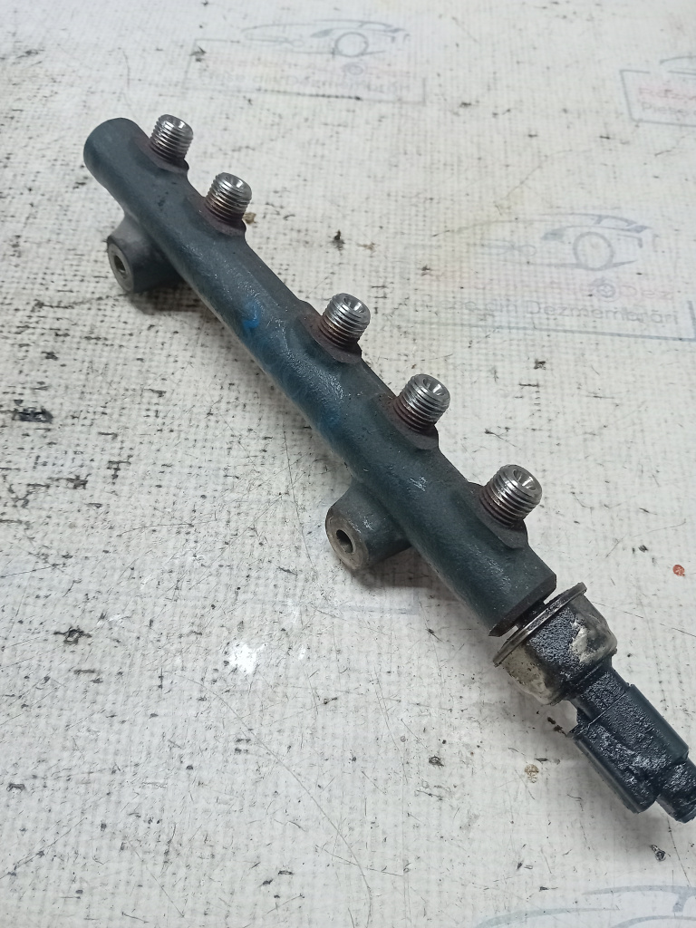 Rampa injectie Peugeot 3008 1.6 Motorina 2012, 968475308002