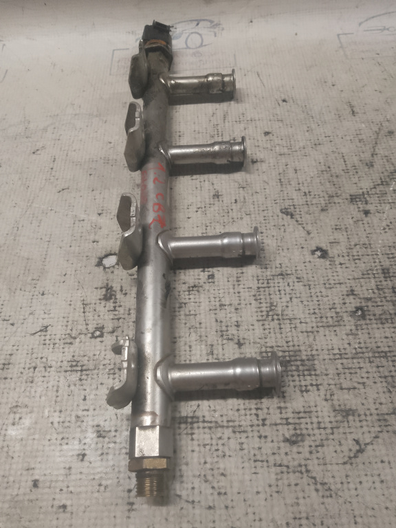 Rampa injectie Skoda Fabia 2 1.2 Benzina 2010, 03F133320C