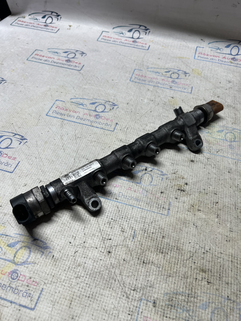 Rampa injectie Skoda Yeti 2.0 Motorina 2012, 03L130089P