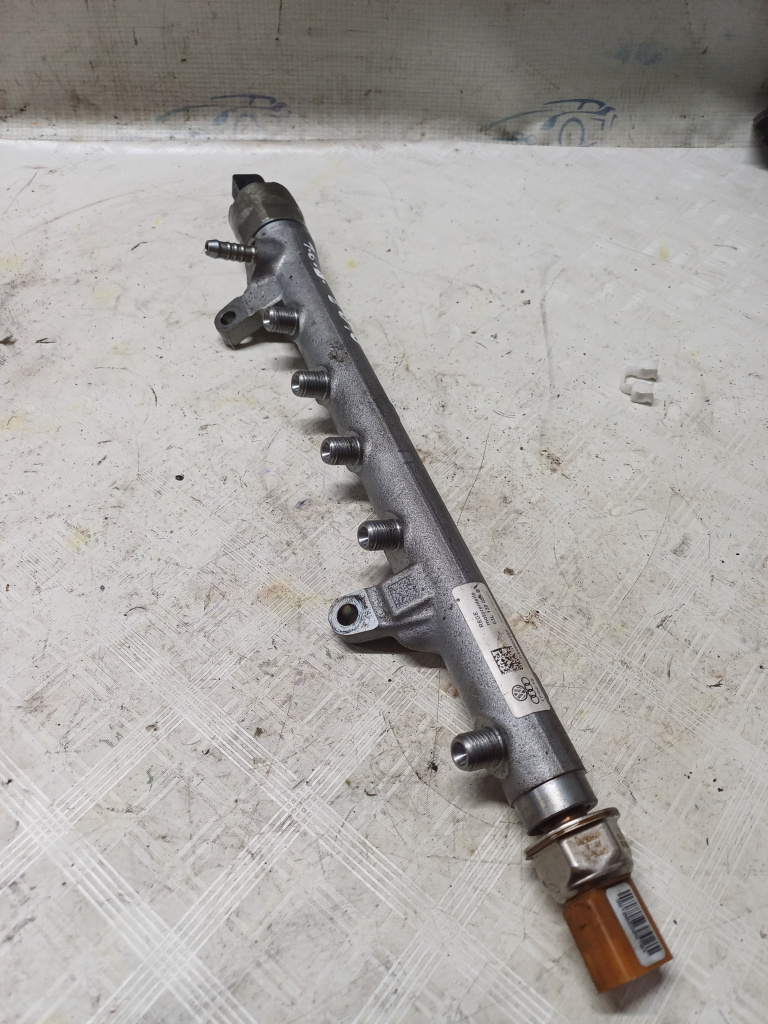 Rampa injectie Volkswagen Golf 6 Plus 1.6 Motorina 2010, 03L130089B