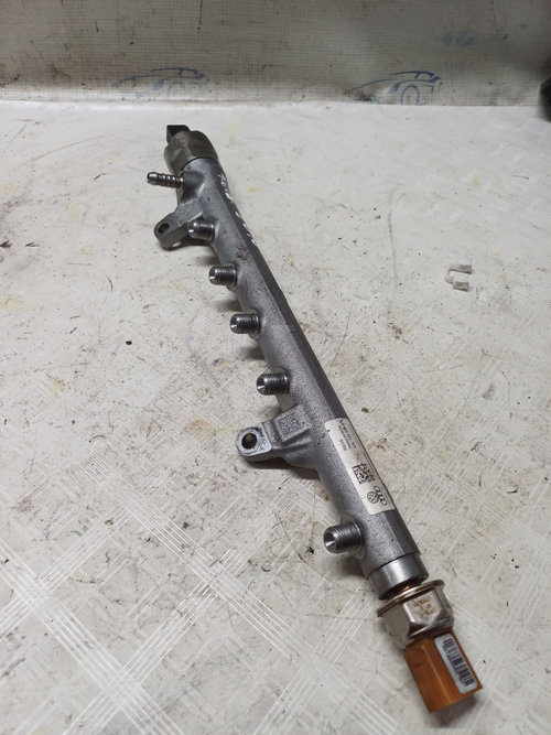 Rampa injectie Volkswagen Golf 6 Plus 1.6 Motorina 2010, 03L130089B