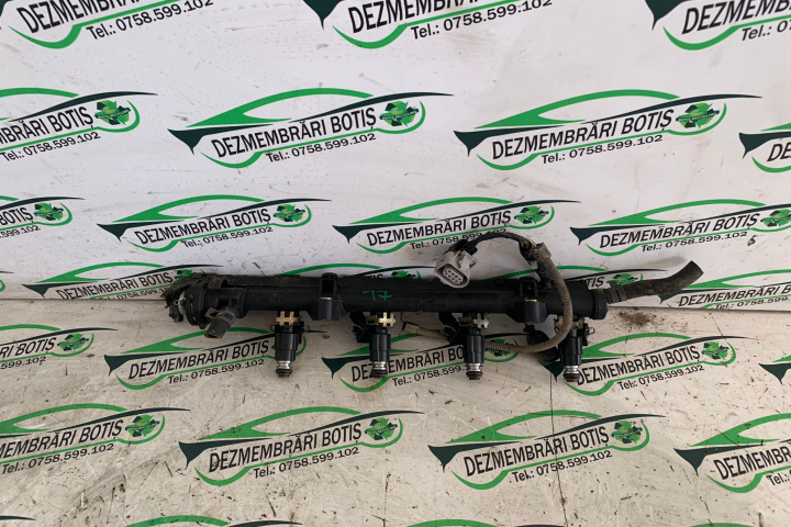 Rampa injectoare 030 133 319 L Volkswagen VW Polo 3 6N [1994 - 2001] Hatchback 3-usi 1.0 MT (50 hp)