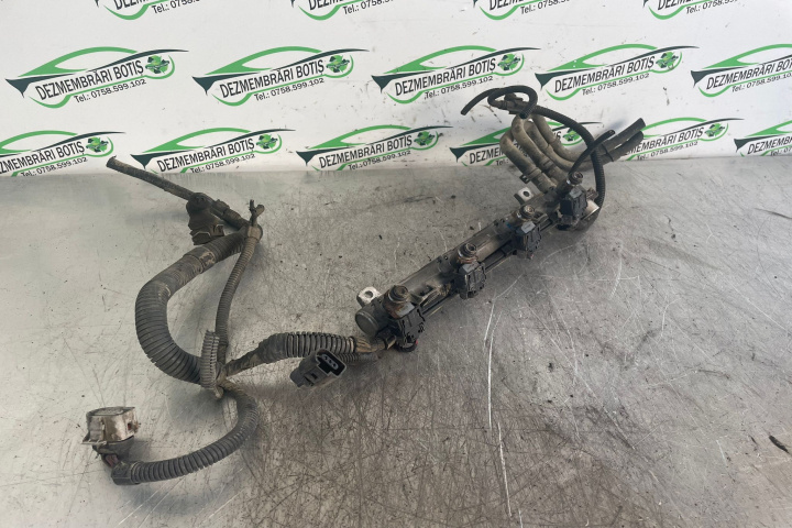 Rampa injectoare 036 133 319 Volkswagen VW Golf 4 [1997 - 2006] wagon 1.4 MT (75 hp)