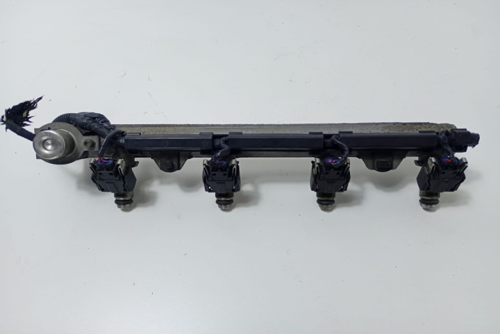 Rampa injectoare 036133319 Volkswagen VW Bora [1998 - 2005]
