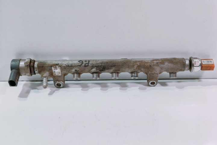 Rampa injectoare 03L089C/03L906051/057130764H Audi A4 B8/8K [2007 - 2011]
