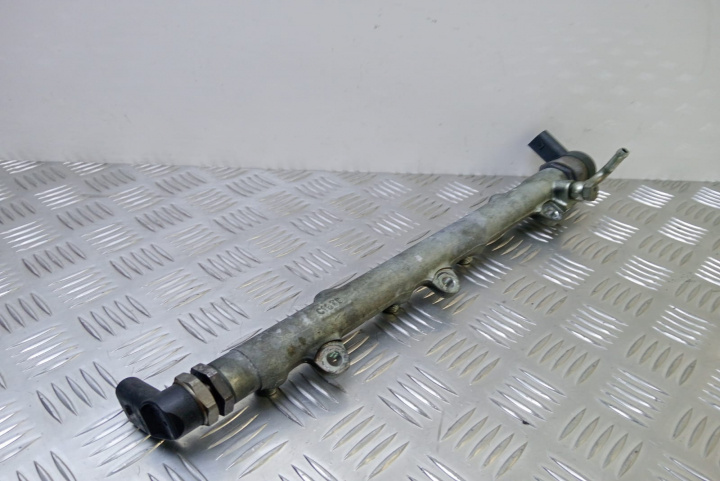 Rampa injectoare 0445214030 BMW Seria 3 E90/E91/E92/E93 [2004 - 2010]
