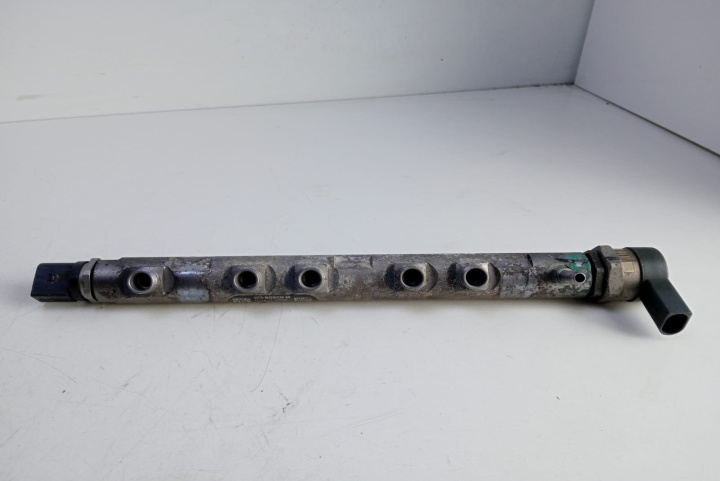 Rampa Injectoare 0445214183 BMW Seria 5 E60/E61 [facelift] [2007 - 2010]