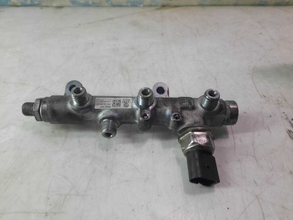 Rampa injectoare 059130089bt 3.0 d CRCA Volkswagen VW Touareg generatia 2 7P [2010 - 2014]