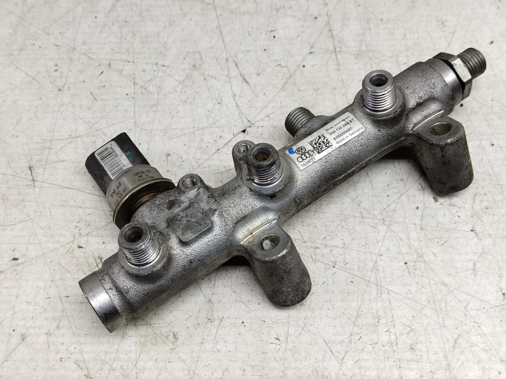 Rampa injectoare 059130089bt 3.0 tdi CGQB Volkswagen VW Touareg generatia 2 7P [2010 - 2014]