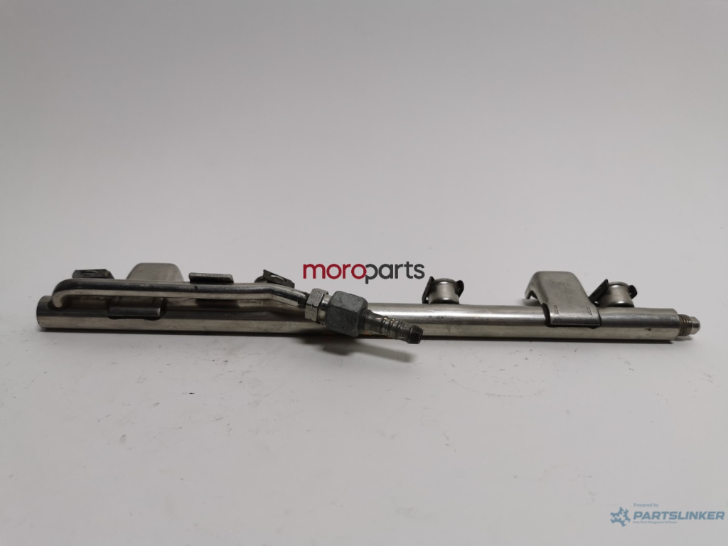 Rampa injectoare 06B133317N Audi A4 B6 Sedan 2003 1.8T AVJ OEM 06B133317N