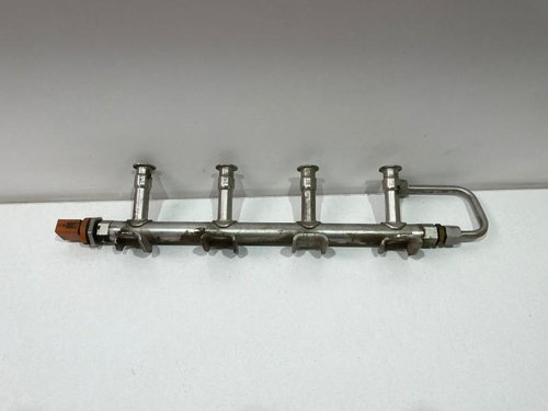 Rampa injectoare 1.2 tfsi 03f133320c Volkswagen VW Golf 6 [2008 - 2015]