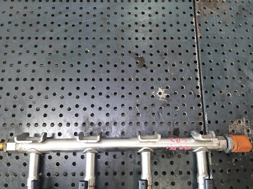 Rampa injectoare 1.2 tsi skoda fabia 2 03f133320c