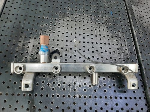 Rampa injectoare 1.4 b b14xer opel corsa e 25200848