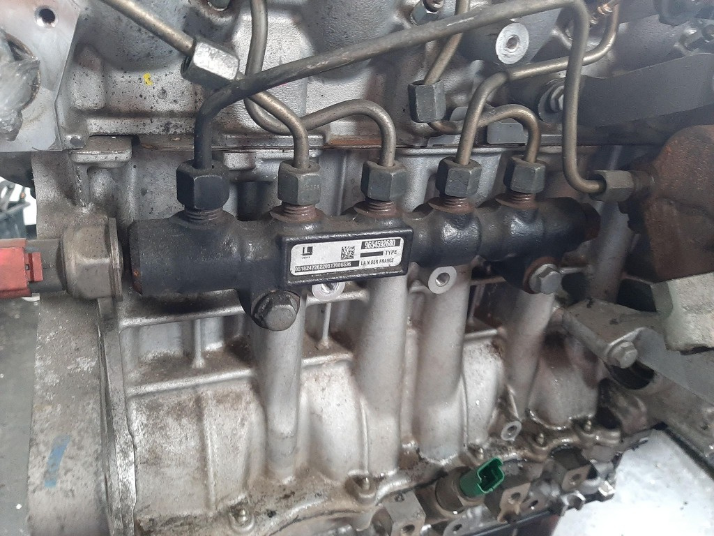 Rampa injectoare 1.4 hdi 1ford focus 2 peugeot partner 206 307 308 9654592680